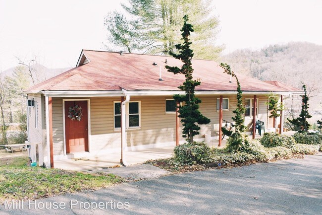 Building Photo - 180 Stadium View Dr