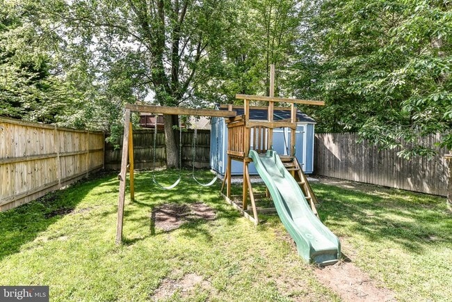 Building Photo - 1033 S Edison St
