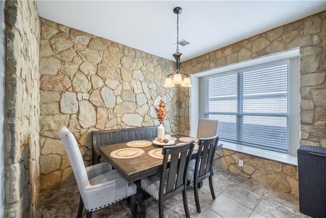 Building Photo - 273 Everglade Dr