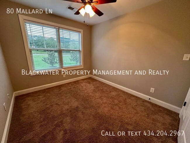 Building Photo - 3 Bedroom Townhome in Braxton Park!