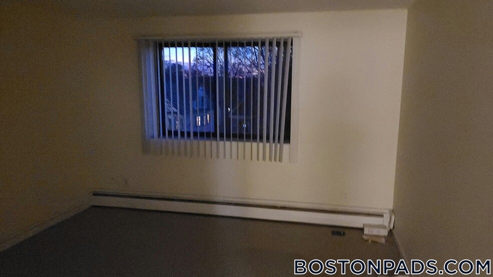 Building Photo - 245 Main St