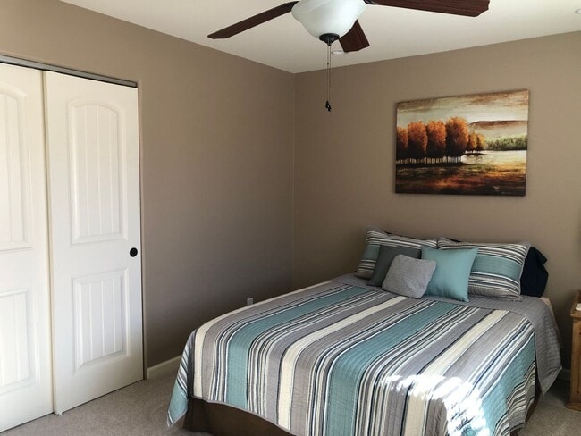 Building Photo - Welcome to this charming 2-bedroom, 2-bathroom house located in Leisure World a 45+ Active Adult ...