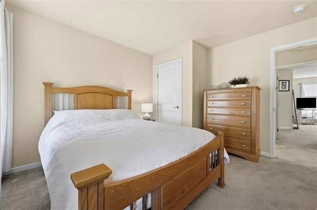 Building Photo - 601 Pointe View Dr