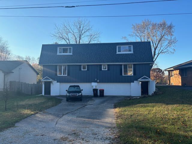 Primary Photo - Large Duplex in North Peoria