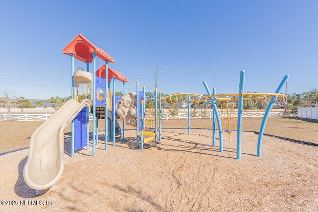 Building Photo - 95241 Tanglewood Dr