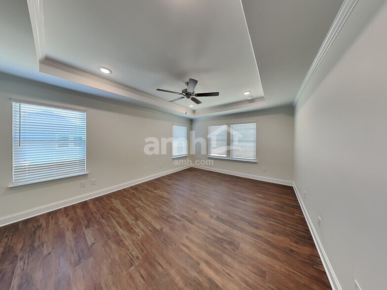 Building Photo - 5252 Blue Mountain Dr