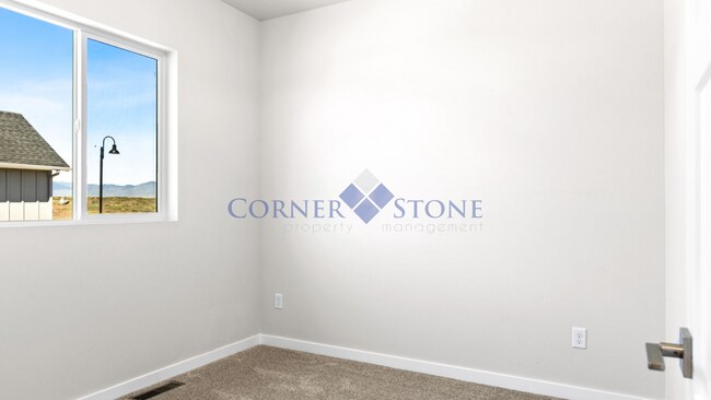 Building Photo - Modern New Construction Home in Boise!