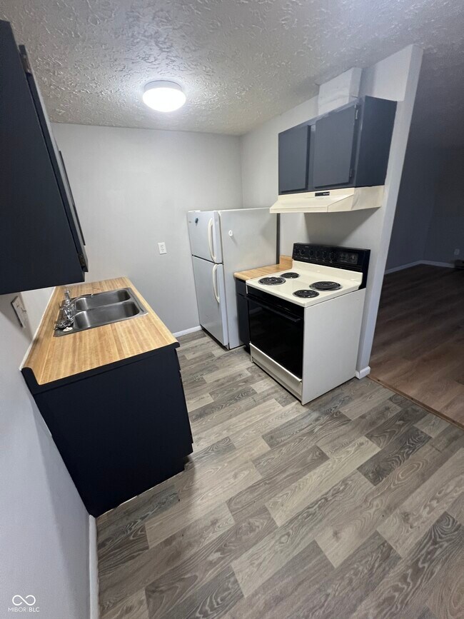 Building Photo - 1818 Michigan St