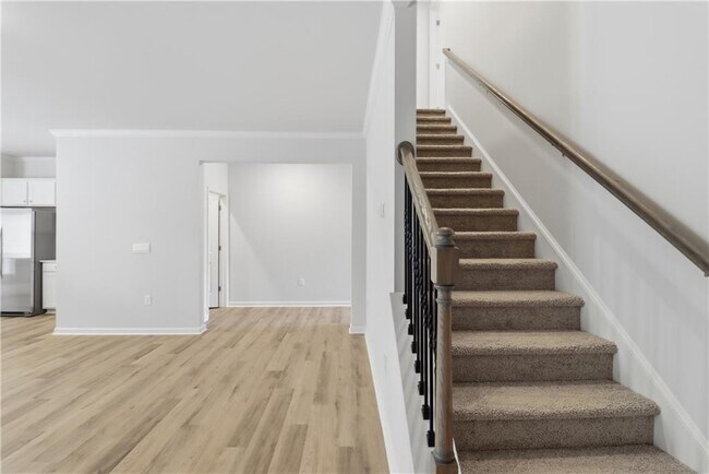 Building Photo - 56 Berryville Dr