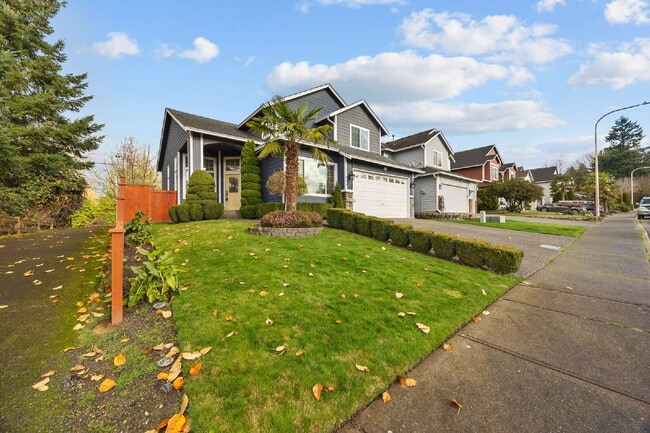 Building Photo - RENTED ~ THIS PROPERTY IS NO LONGER AVAILABLE~ ** This beautiful light filled home offers 4-bedro...