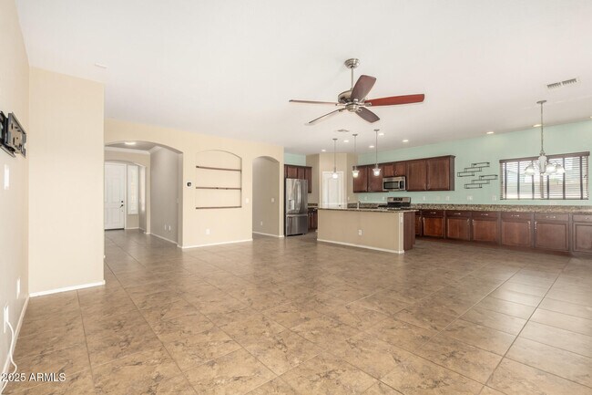 Building Photo - 2806 E Trigger Way