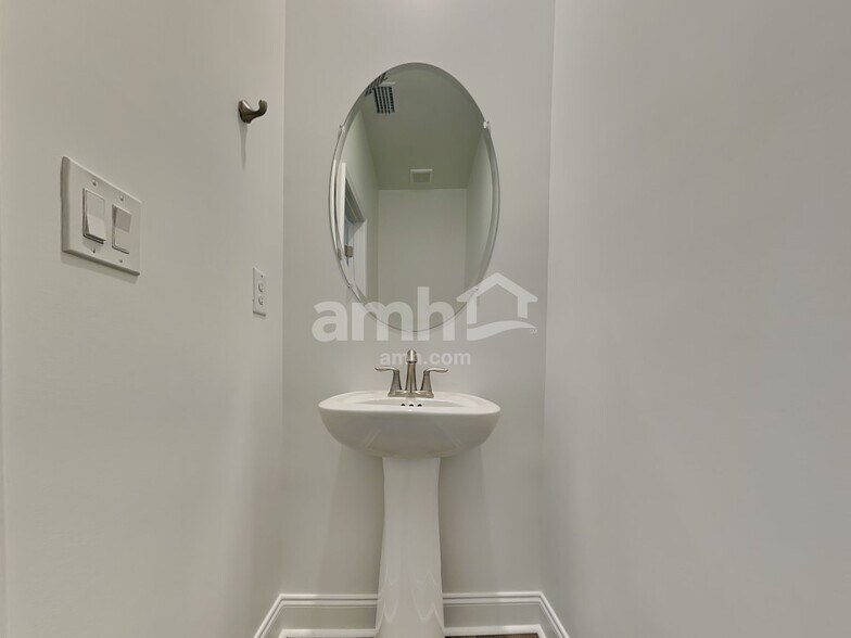 Building Photo - 168 Portside Pk Dr