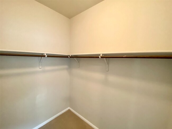 Building Photo - 516 E Slaughter Ln