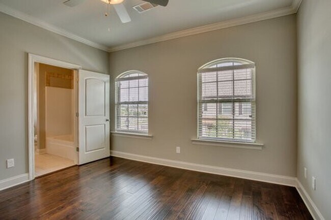 Building Photo - 2150 3rd Ct
