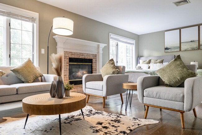 Building Photo - 321 Museum Village Rd