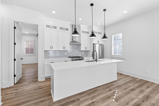 Building Photo - Brand New Modern City Townhome  | Downtown...