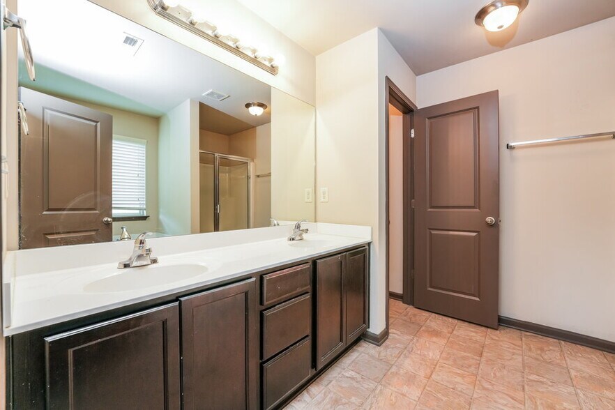 Building Photo - 651 Sweet Ashley Way