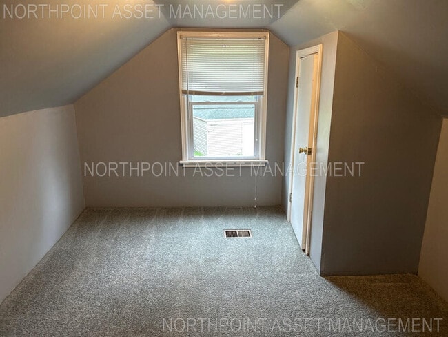 Building Photo - Cozy 4-Bedroom 1 Bath Home  in Peaceful Lo...