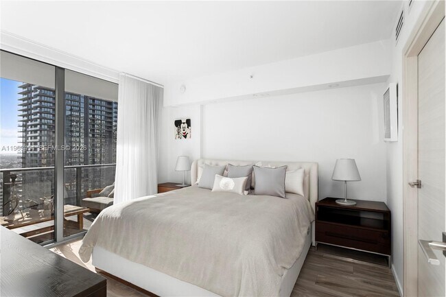 Building Photo - 801 S Miami Ave