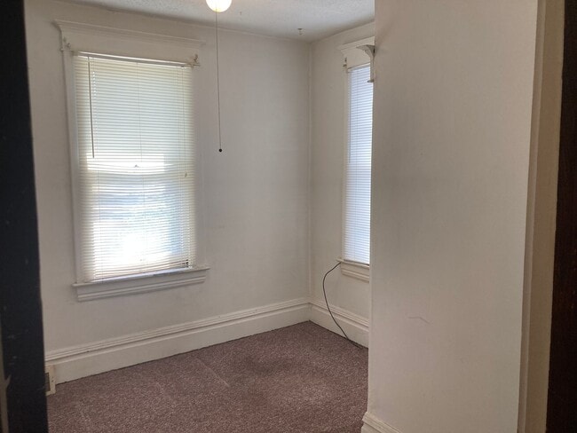Building Photo - 212 Grand St