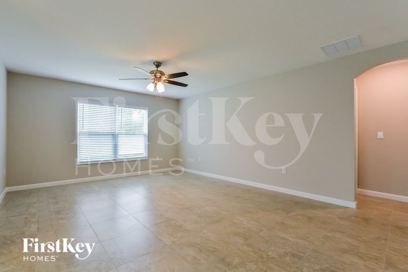 Building Photo - 481 Earhart Dr