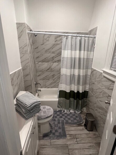 Building Photo - 72 Seymour Ave