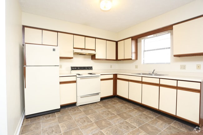 02 1BR, 1BA - 525 SF Expanded Kitchen - Kitchen - Gibson Lane Apartments
