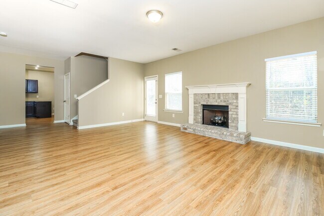 Building Photo - 8 Misty Ct