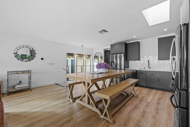 Building Photo - 3470 Carlsbad Blvd