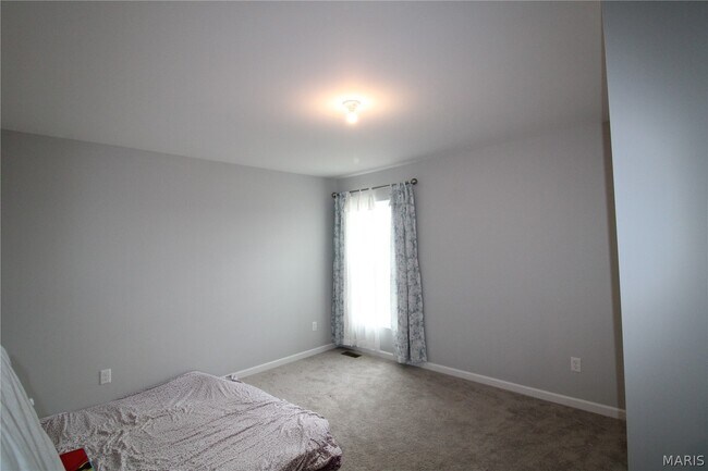 Building Photo - 818 Memsie Dr