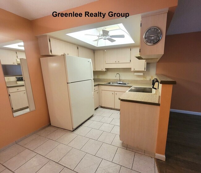 Building Photo - 6141 Chesham Dr