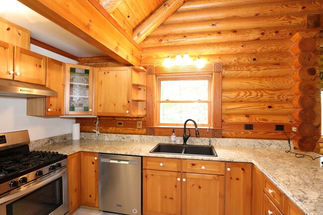 Building Photo - Gorgeous Log Cabin near West Lafayette!