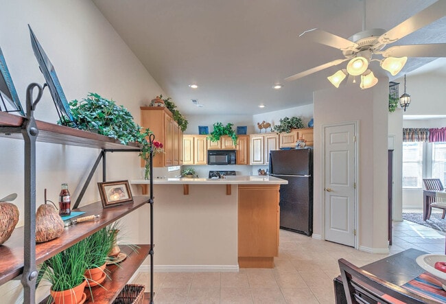 Building Photo - Fully Furnished Home. All utilities includ...