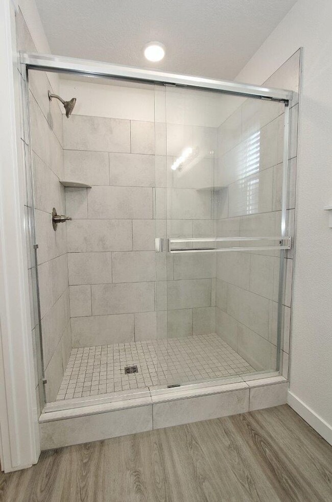 Building Photo - Modern townhouse in a Cozy Community. 50% ...