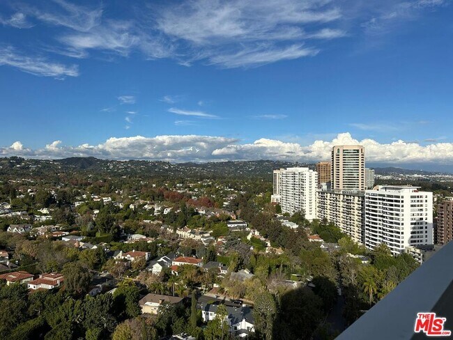 Building Photo - 10701 Wilshire Blvd