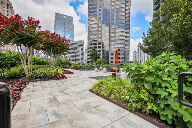 Building Photo - 1080 Peachtree St NE