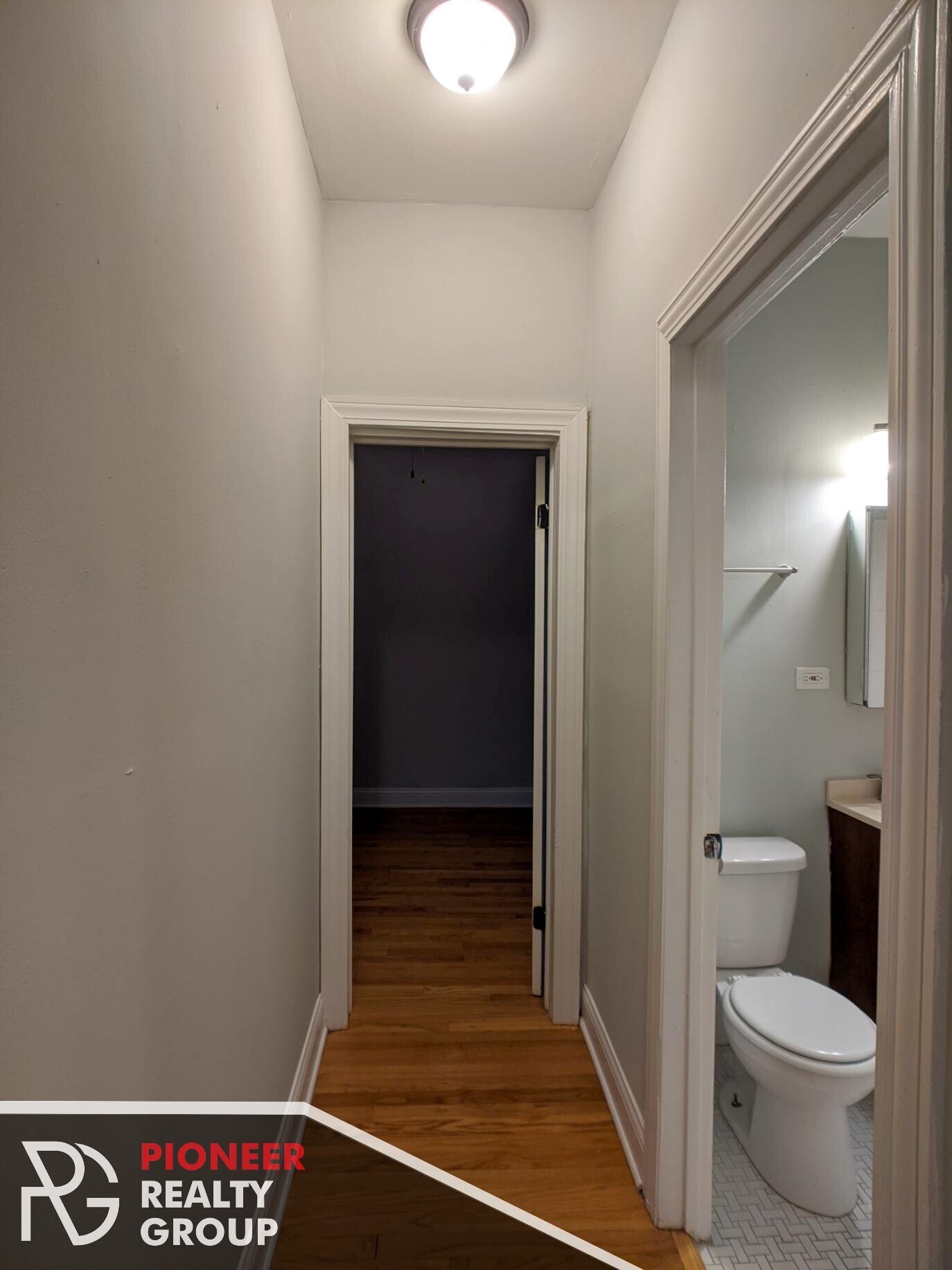 Building Photo - 4616 N Paulina St