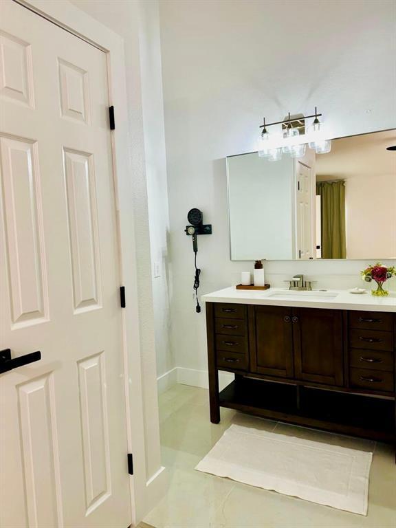 Building Photo - 2870 Club Cortile Cir