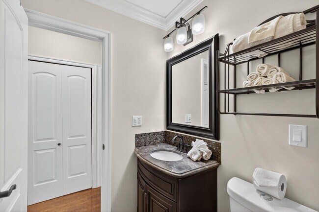 Building Photo - 6485 Chasewood Dr