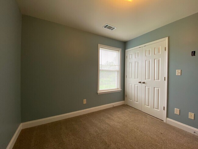 Building Photo - Home for Rent in Woodstock! View with 48 H...