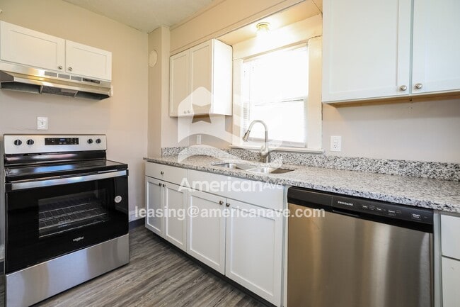 Building Photo - 2074 16th St SW
