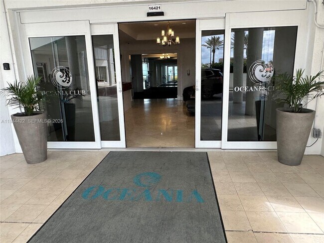 Building Photo - 16500 Collins Ave