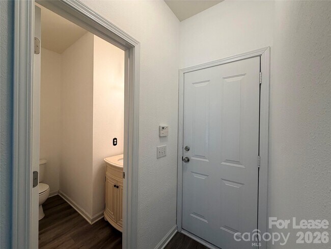 Building Photo - 10968 Princeton Village Dr