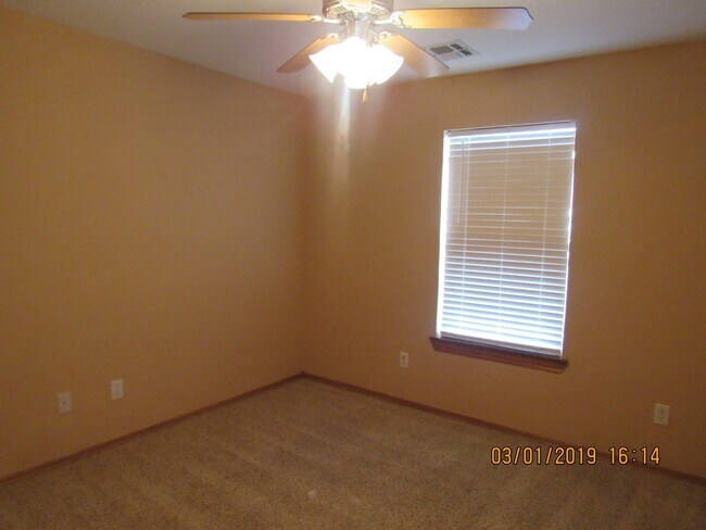 Building Photo - PET FRIENDLY WITH OWNER APPROVAL!!