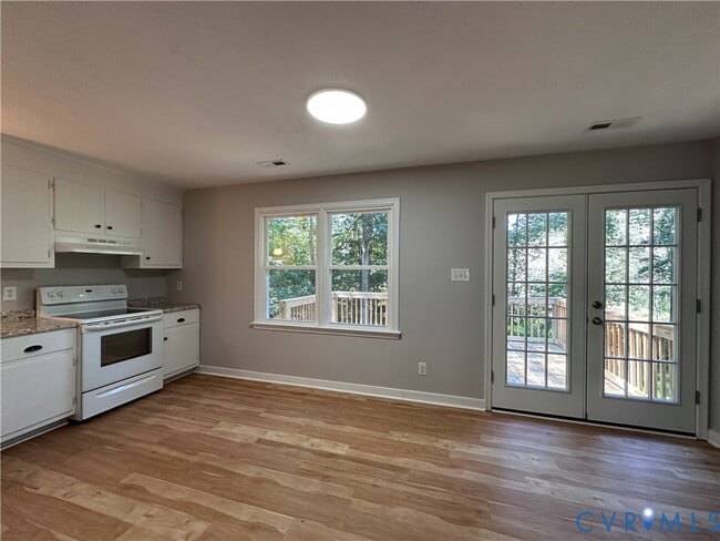 Building Photo - 7145 Foxbernie Dr