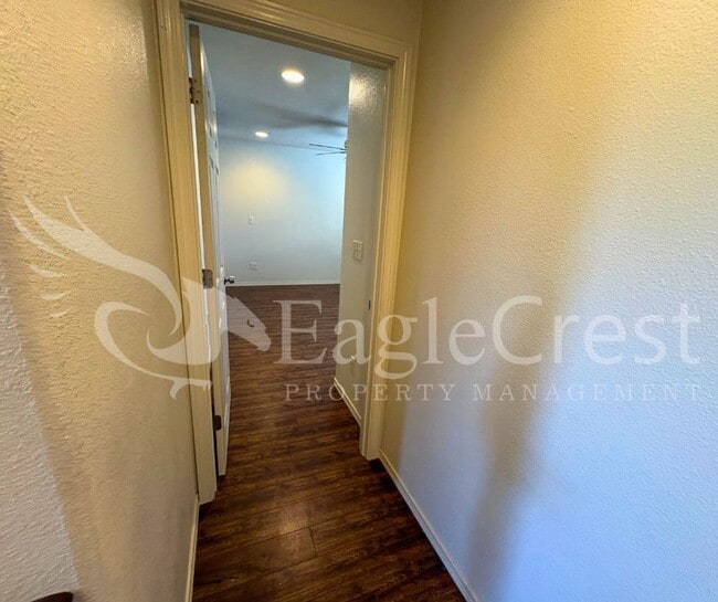 Building Photo - Spacious 3-Bedroom, 2-Bath Home on a Corner Lot-Students Encouraged To Apply