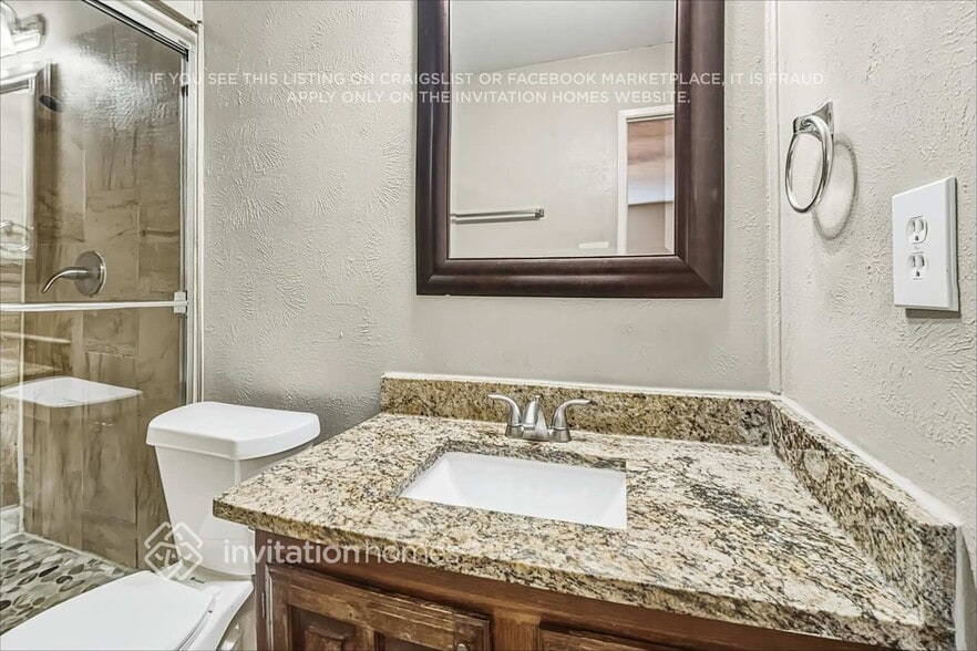 Building Photo - 1217 Lombardy Dr