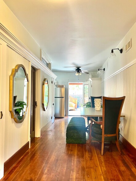 Building Photo - 814 Victorian Alley