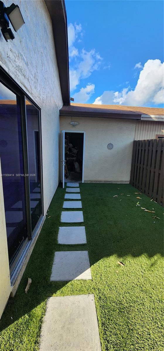 Building Photo - 9660 W Elm Ln