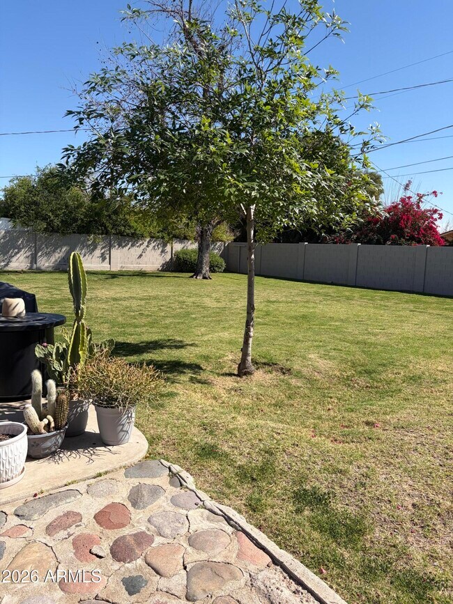 Building Photo - 3609 E Piccadilly Rd